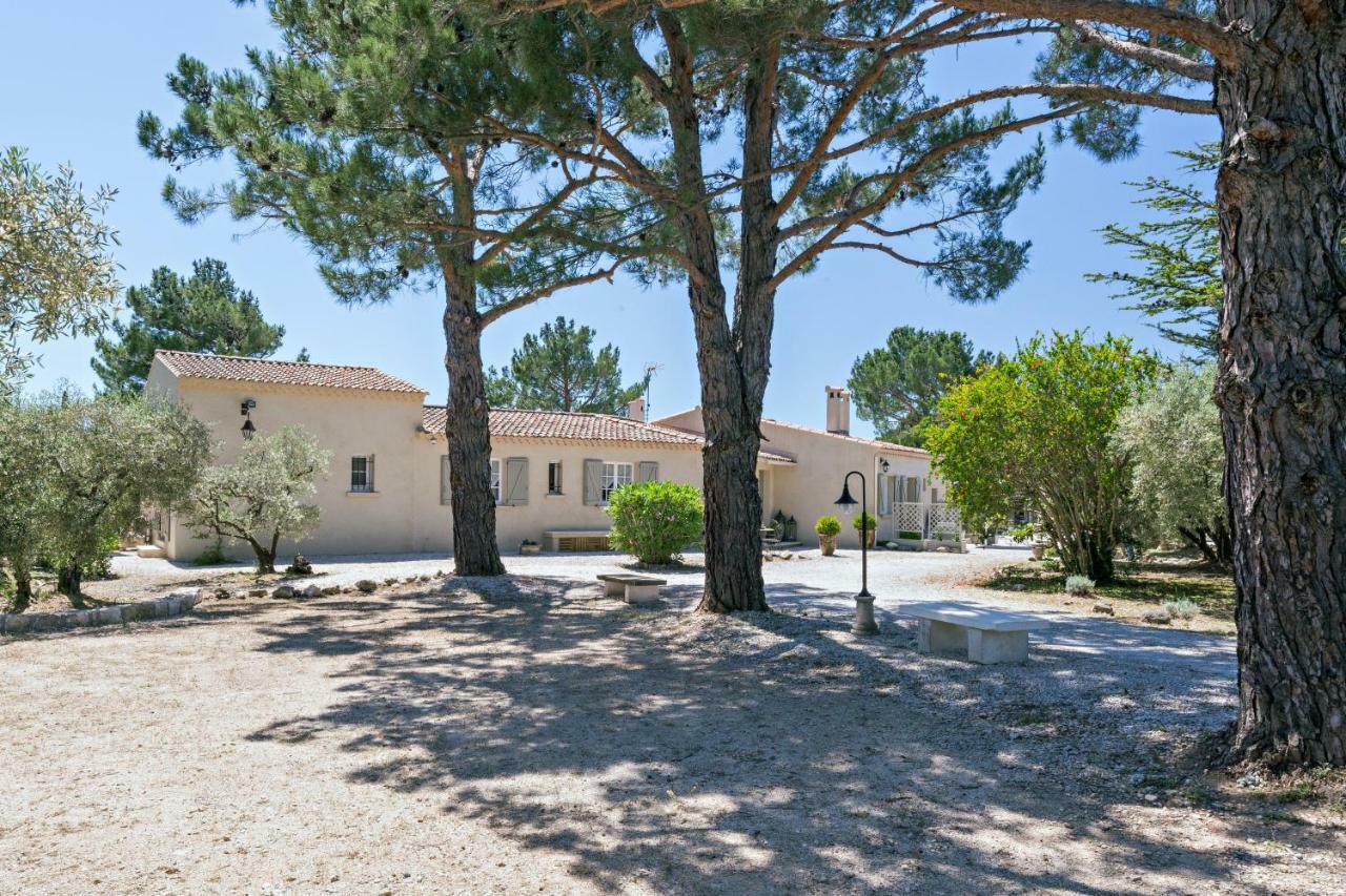 La Méridienne Mouries Exterior foto
